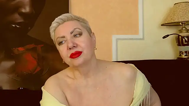 Snapshot of LadyPosh chatting on March 21, 2025, 5:00 am LadyPosh online show from March 21, 2025, 5:00 am