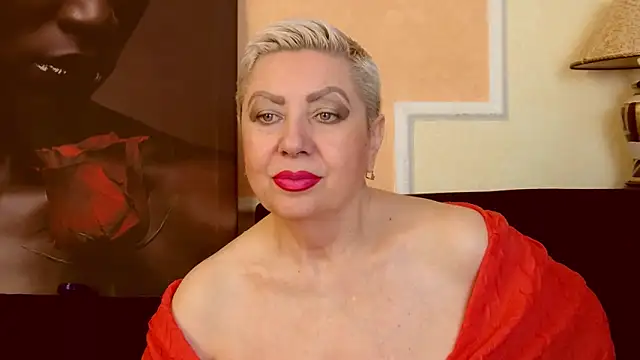 Snapshot of LadyPosh chatting on September 9, 2025, 8:52 pm LadyPosh online show from September 9, 2025, 8:52 pm