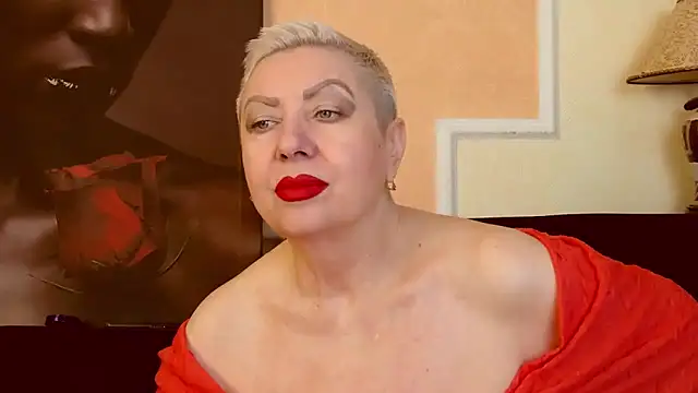 Snapshot of LadyPosh chatting on October 14, 2025, 8:53 pm LadyPosh online show from October 14, 2025, 8:53 pm