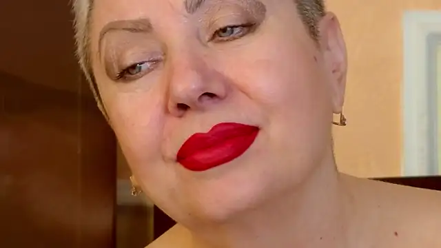 Snapshot of LadyPosh chatting on October 23, 2025, 9:02 pm LadyPosh online show from October 23, 2025, 9:02 pm