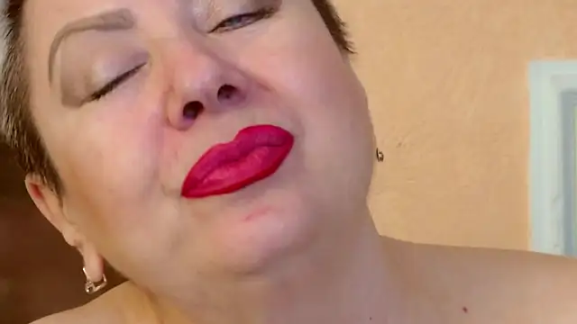 Snapshot of LadyPosh chatting on November 19, 2025, 9:37 pm LadyPosh online show from November 19, 2025, 9:37 pm