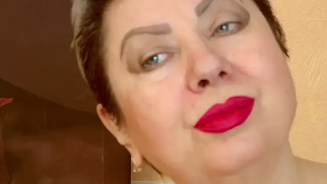 LadyPosh online show from April 10, 2026, 9:08 pm