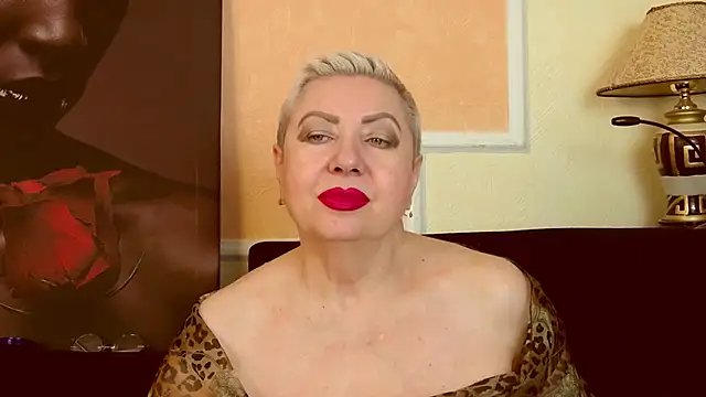 Snapshot of LadyPosh chatting on July 17, 2026, 9:41 pm LadyPosh online show from July 17, 2026, 9:41 pm