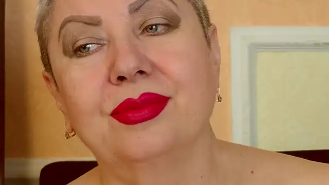 Snapshot of LadyPosh chatting on July 23, 2026, 12:14 pm LadyPosh online show from July 23, 2026, 12:14 pm