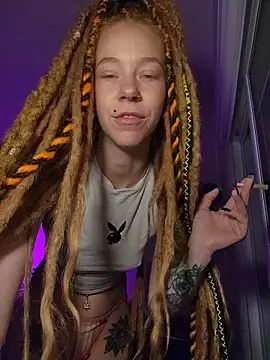 LucidLucy online show from November 10, 2025, 12:42 am