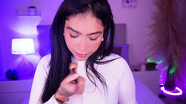 curvyliciousss online show from December 29, 2024, 8:04 pm