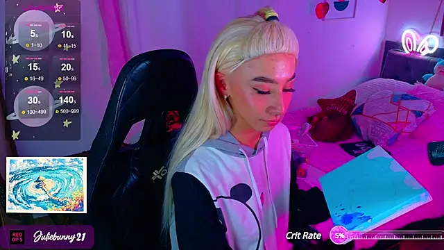 Snapshot of Littlebunny21 chatting on February 6, 2025, 10:43 pm Littlebunny21 online show from February 6, 2025, 10:43 pm