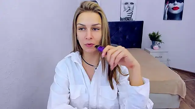 AlexiaDarren online show from January 17, 2025, 6:23 pm