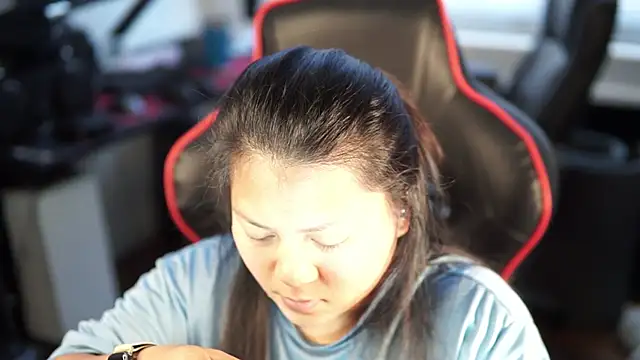 Bubbleliyah online show from December 25, 2024, 4:22 pm