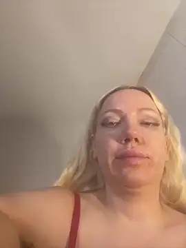 Snapshot of SofiaJoy chatting on July 1, 2026, 10:28 am SofiaJoy online show from July 1, 2026, 10:28 am