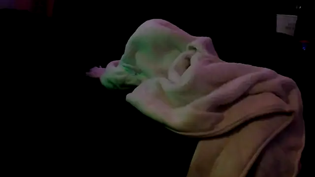 justinewe69 online show from February 15, 2026, 10:36 am