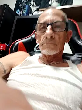 Snapshot of justinewe69 chatting on April 22, 2026, 12:35 am justinewe69 online show from April 22, 2026, 12:35 am