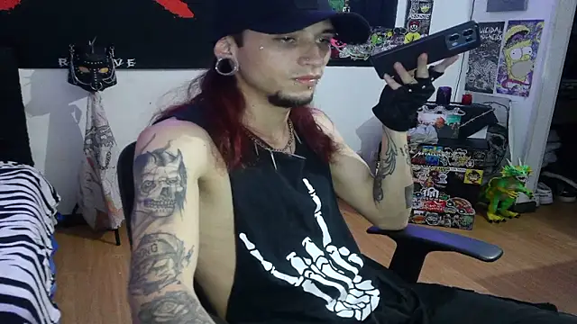 davidroses420 online show from January 3, 2025, 12:33 am