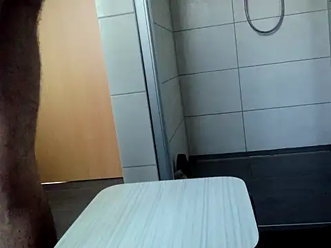 mopa81 online show from April 9, 2026, 5:51 pm