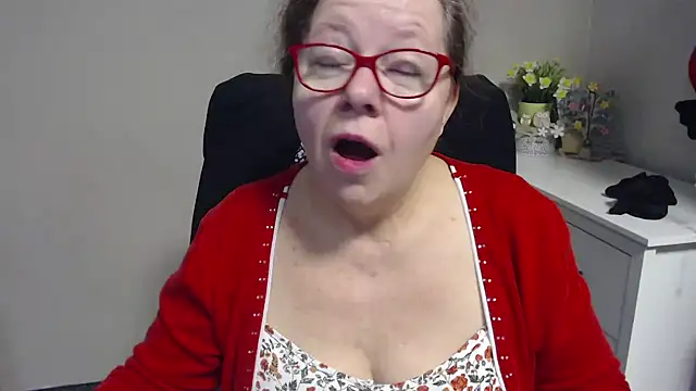 Adelewildx online show from February 24, 2025, 4:16 am