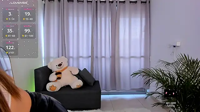 roxie gates  online show from January 14, 2025, 10:23 pm