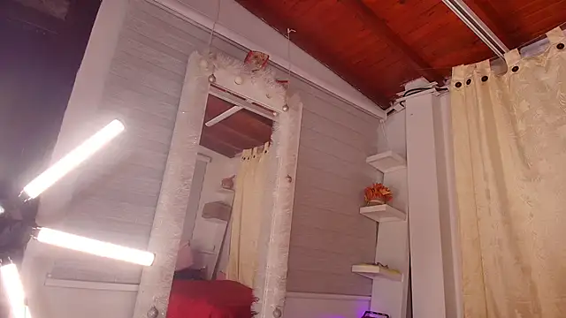 emyli sw  online show from February 8, 2025, 3:08 am