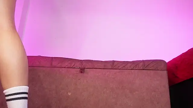 emyli sw  online show from September 18, 2025, 3:08 am