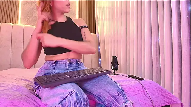 emyli sw  online show from February 18, 2026, 3:02 am