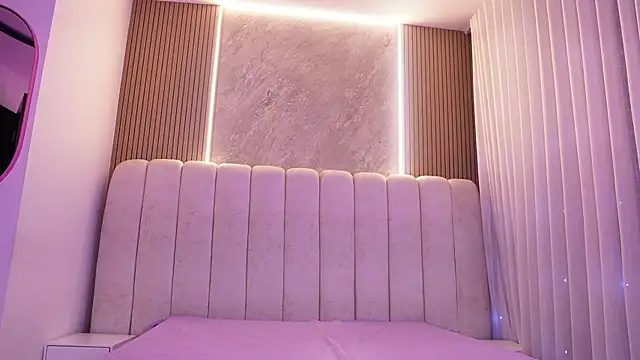 emyli sw  online show from March 21, 2026, 3:11 am