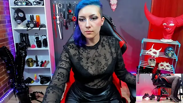 Snapshot of Mistress_Yelena chatting on May 1, 2026, 11:31 pm Mistress Yelena online show from May 1, 2026, 11:31 pm