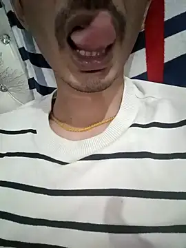 dreamtoungelick69 online show from December 12, 2024, 7:37 pm