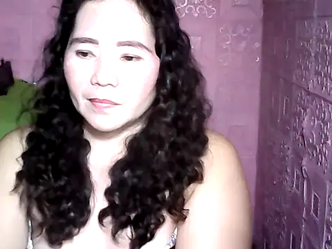 hotpusie 4u online show from November 10, 2025, 6:29 pm