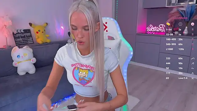 mikkixmeow online show from February 10, 2025, 9:36 am