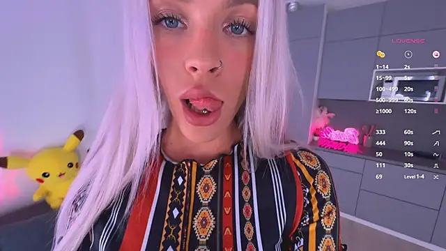 mikkixmeow online show from March 17, 2025, 9:12 am