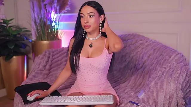 Snapshot of Anais_Bloom chatting on July 11, 2026, 7:27 pm Anais Bloom online show from July 11, 2026, 7:27 pm