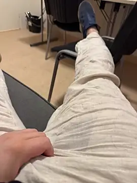 adam123456654321 online show from November 26, 2025, 2:29 pm