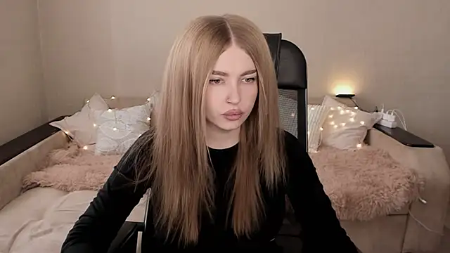 ViolettaLopez online show from February 16, 2025, 10:21 am