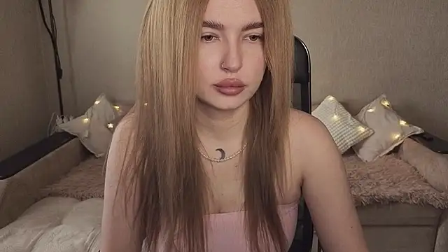 ViolettaLopez online show from September 20, 2025, 12:50 pm