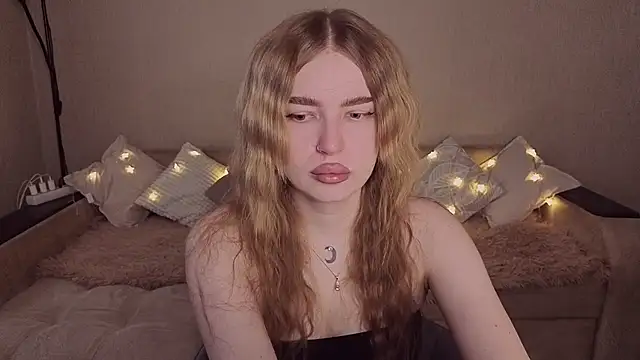 ViolettaLopez online show from April 22, 2026, 2:51 pm