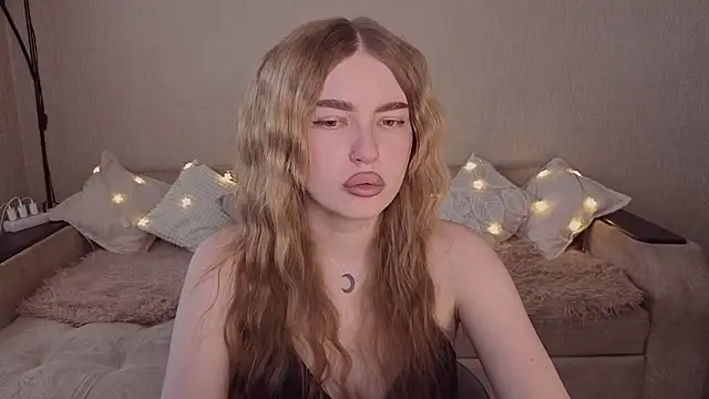 ViolettaLopez online show from April 25, 2026, 2:58 pm