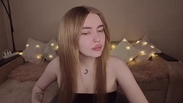 Snapshot of ViolettaLopez chatting on April 30, 2026, 1:50 pm ViolettaLopez online show from April 30, 2026, 1:50 pm