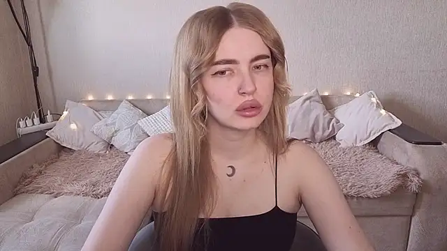 ViolettaLopez online show from June 27, 2026, 2:23 pm