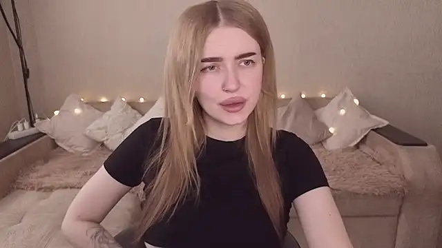 ViolettaLopez online show from July 5, 2026, 12:01 pm