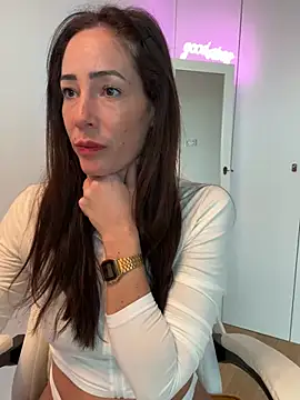 SweeetAlegra online show from March 18, 2025, 5:10 pm