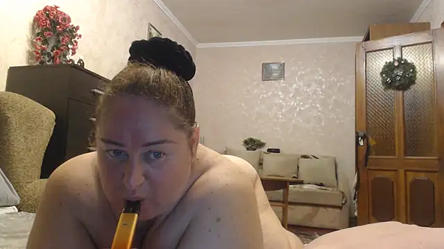Snapshot of Amy_August chatting on June 19, 2026, 6:45 pm Amy August online show from June 19, 2026, 6:45 pm