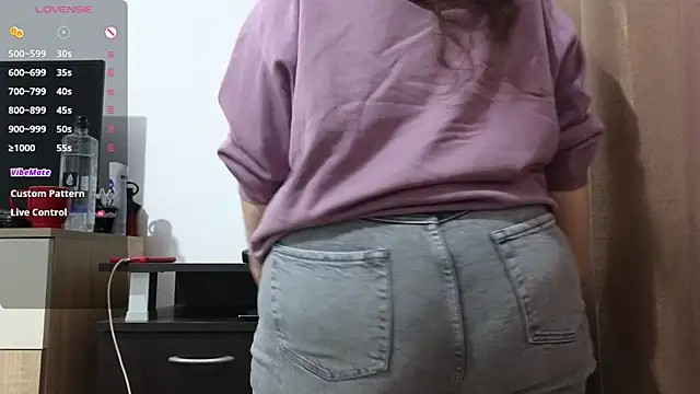 Snapshot of BBW_MILF_4U chatting on April 27, 2026, 9:18 am BBW MILF 4U online show from April 27, 2026, 9:18 am