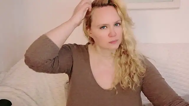 Sarah4you online show from November 13, 2025, 5:12 pm