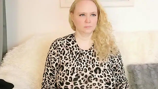 Sarah4you online show from March 30, 2026, 8:43 pm