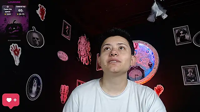 girl intense444 online show from October 25, 2025, 1:29 pm