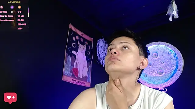 girl intense444 online show from February 14, 2026, 12:57 pm