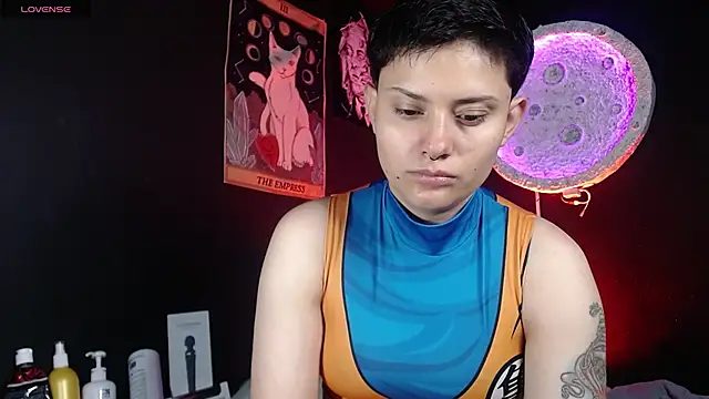 girl intense444 online show from April 22, 2026, 1:23 pm