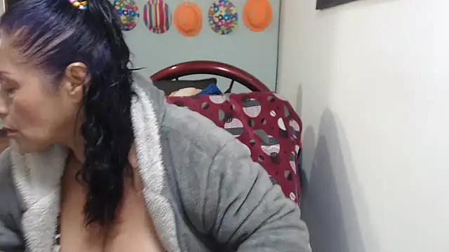 Snapshot of sexytitshot126 chatting on June 27, 2026, 5:18 pm sexytitshot126 online show from June 27, 2026, 5:18 pm