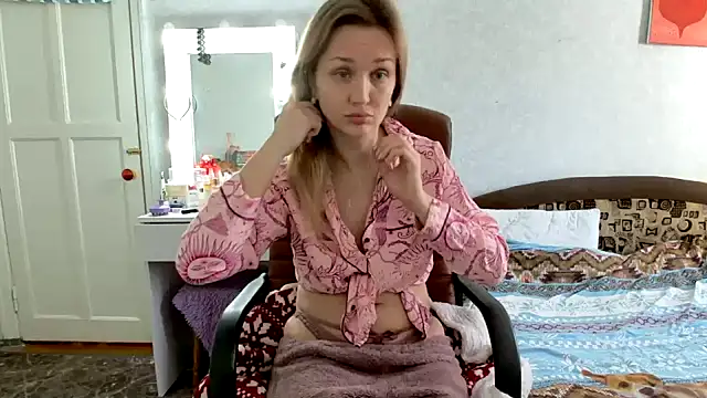 ModelEva online show from February 16, 2025, 8:54 am