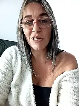 Snapshot of Katy_Randy chatting on March 6, 2025, 10:47 pm Katy Randy online show from March 6, 2025, 10:47 pm