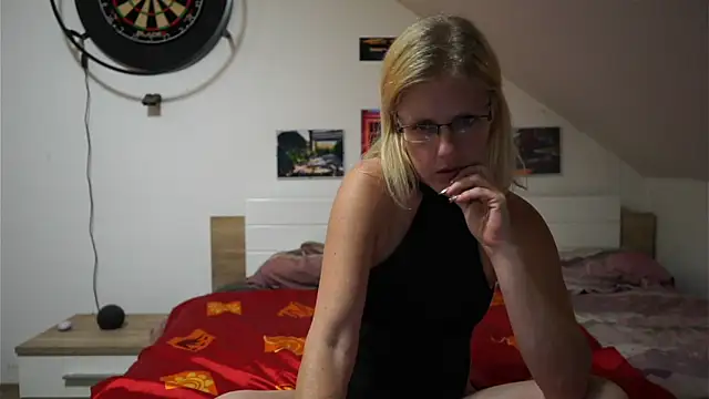 Moistdevil online show from October 7, 2025, 5:10 pm